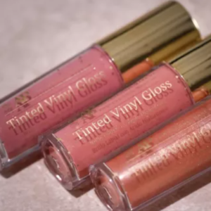 Gloss Con Color y Ácido Hialurónico Ap | Tinted Vinyl Gloss